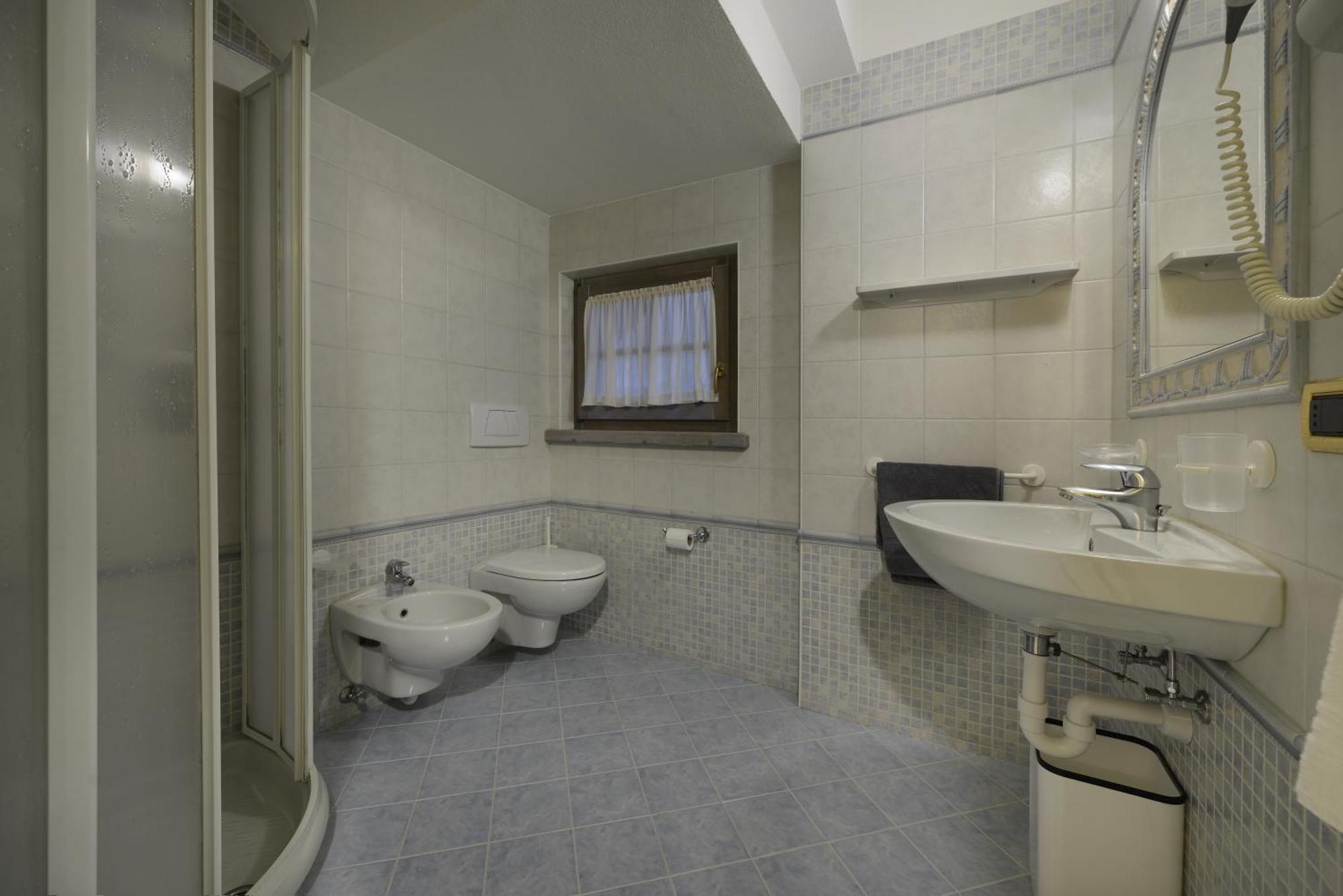 Residence Le Cascate Livigno Bagian luar foto