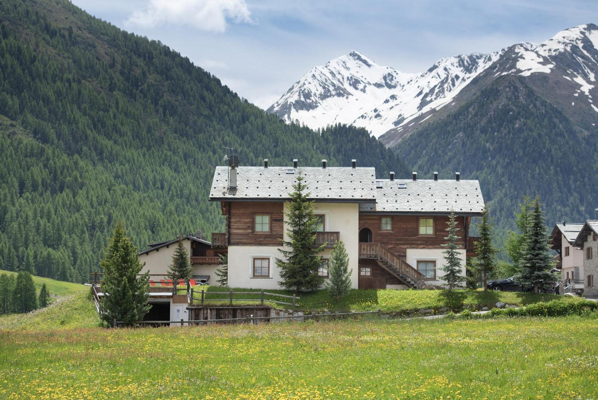 Residence Le Cascate Livigno Bagian luar foto
