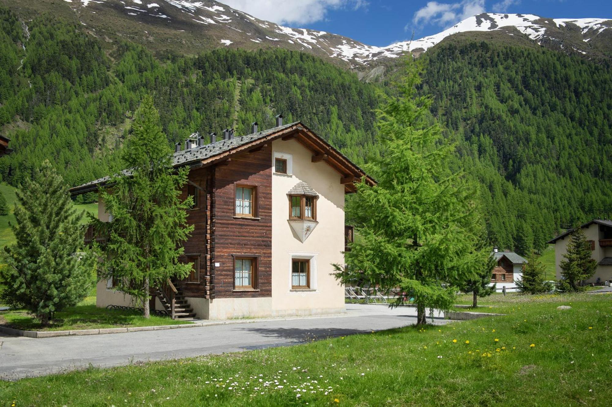 Residence Le Cascate Livigno Bagian luar foto