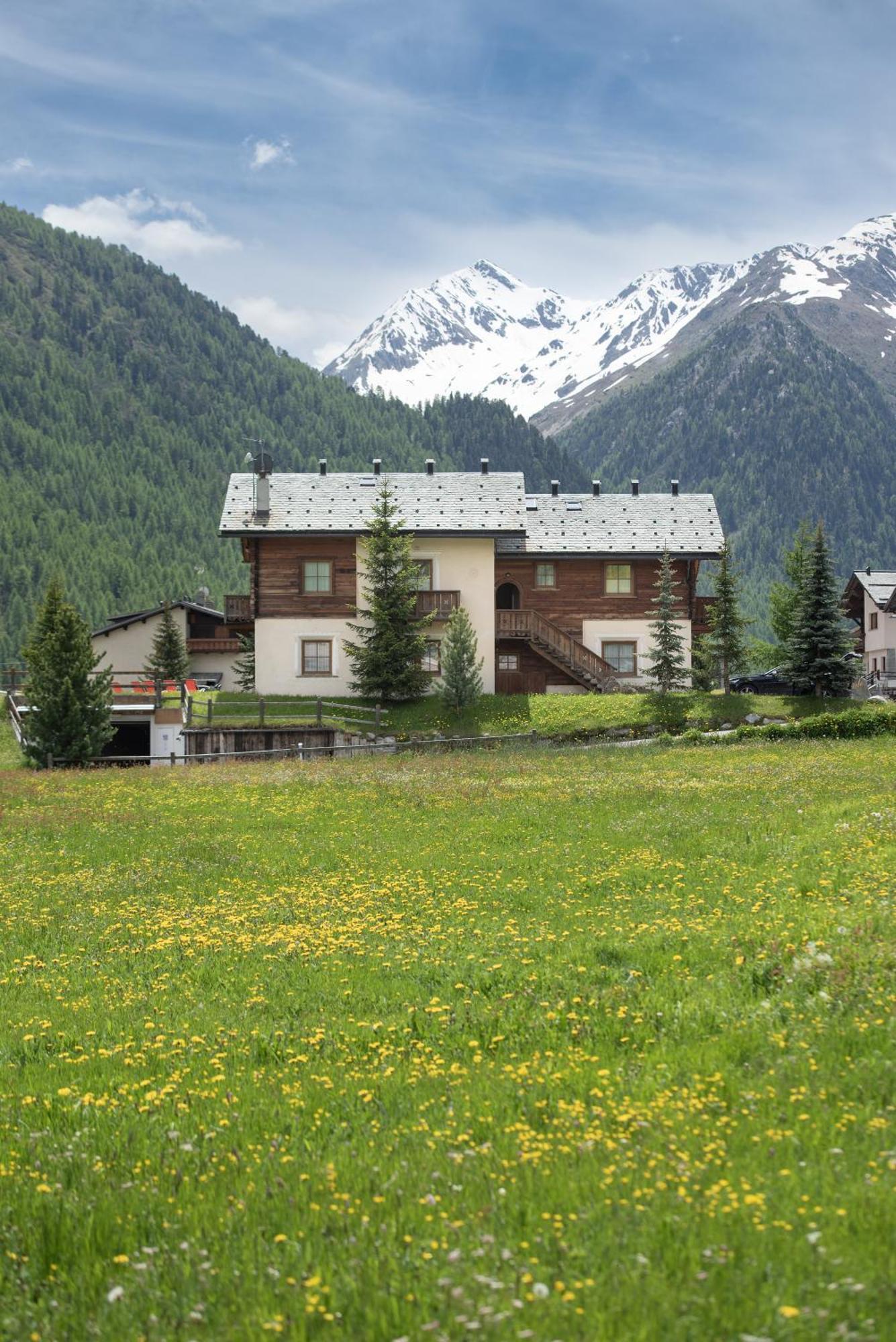 Residence Le Cascate Livigno Bagian luar foto