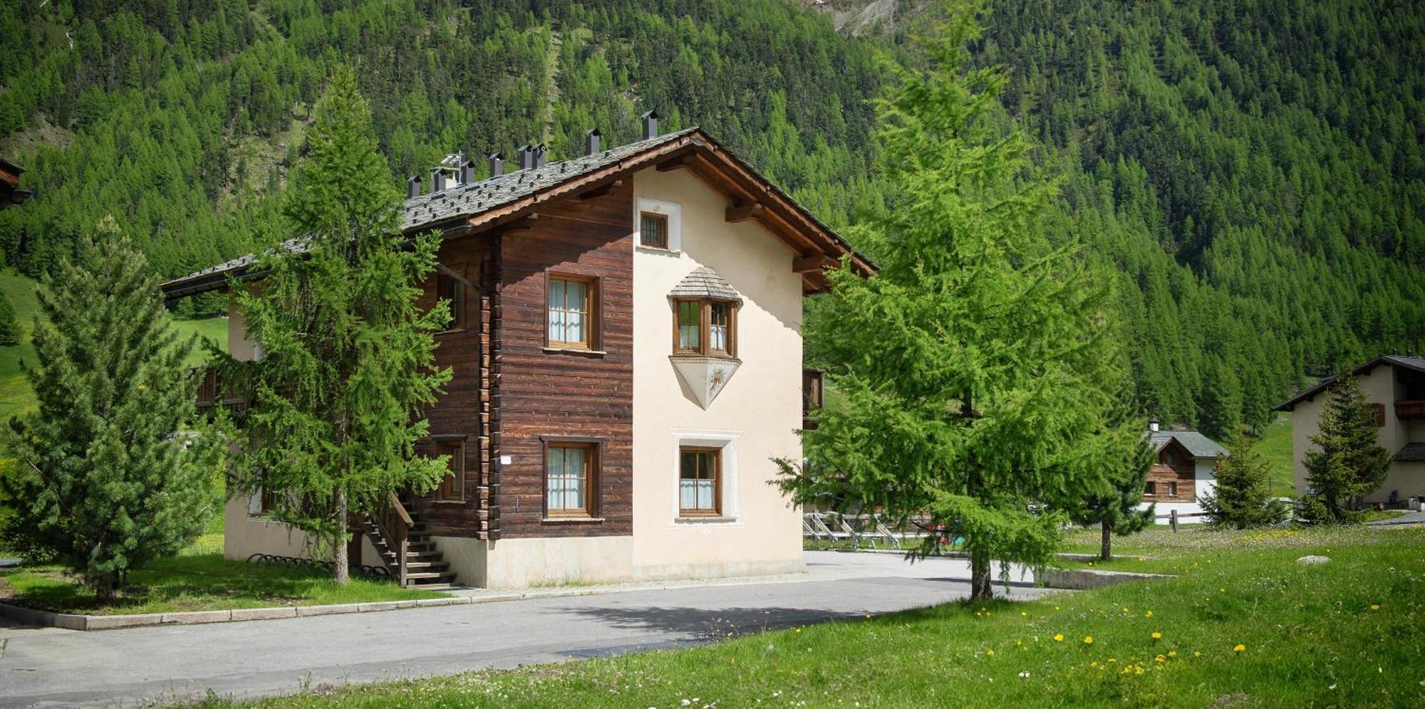 Residence Le Cascate Livigno Bagian luar foto