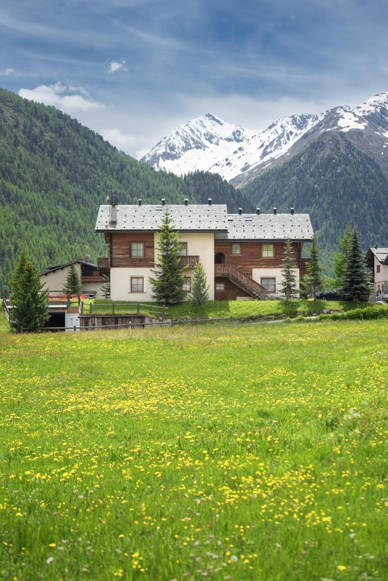 Residence Le Cascate Livigno Bagian luar foto