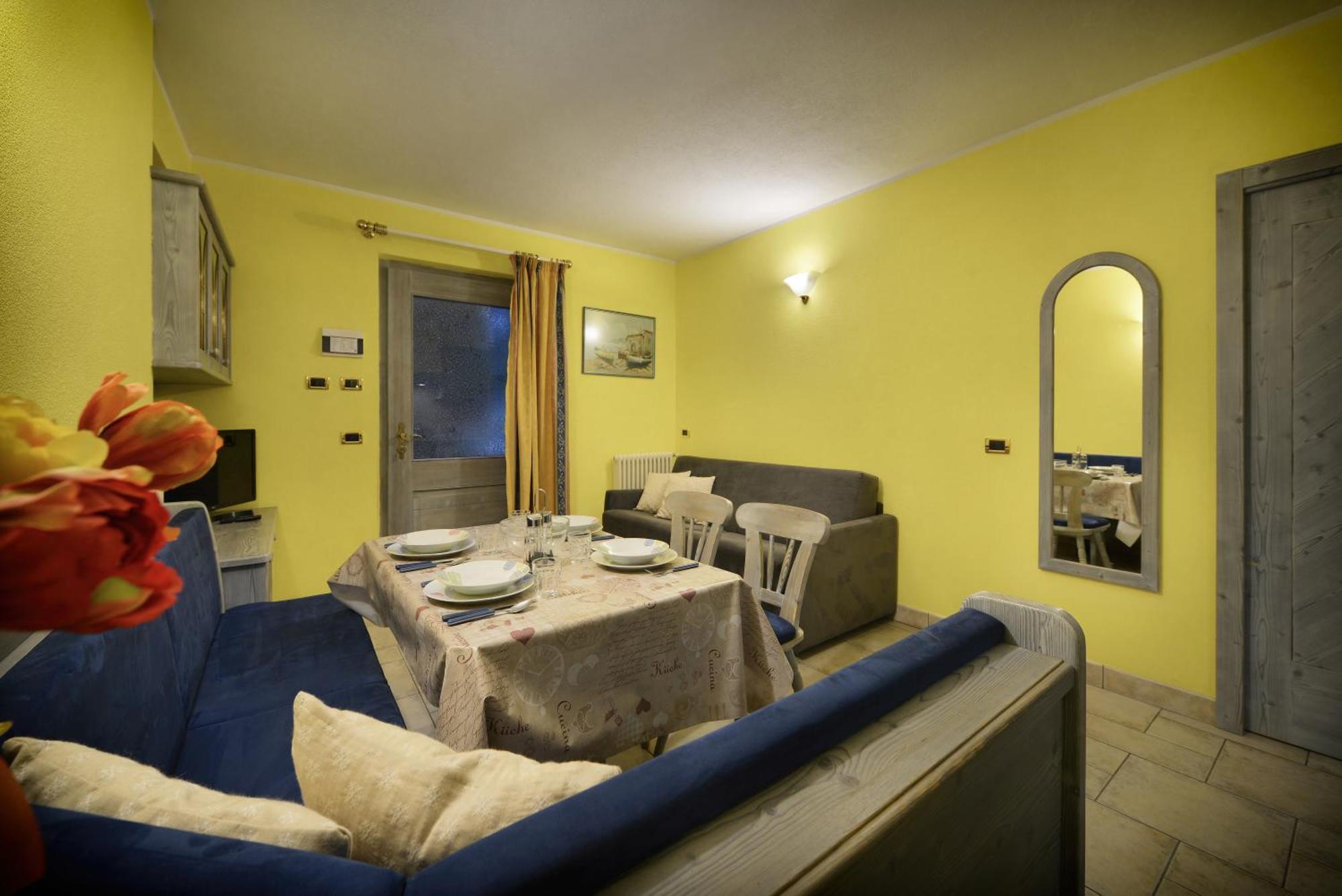 Residence Le Cascate Livigno Bagian luar foto